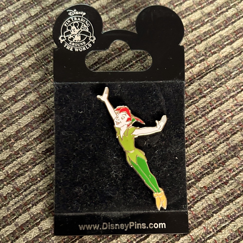 DISNEY Peter Pan Character Trading Pin